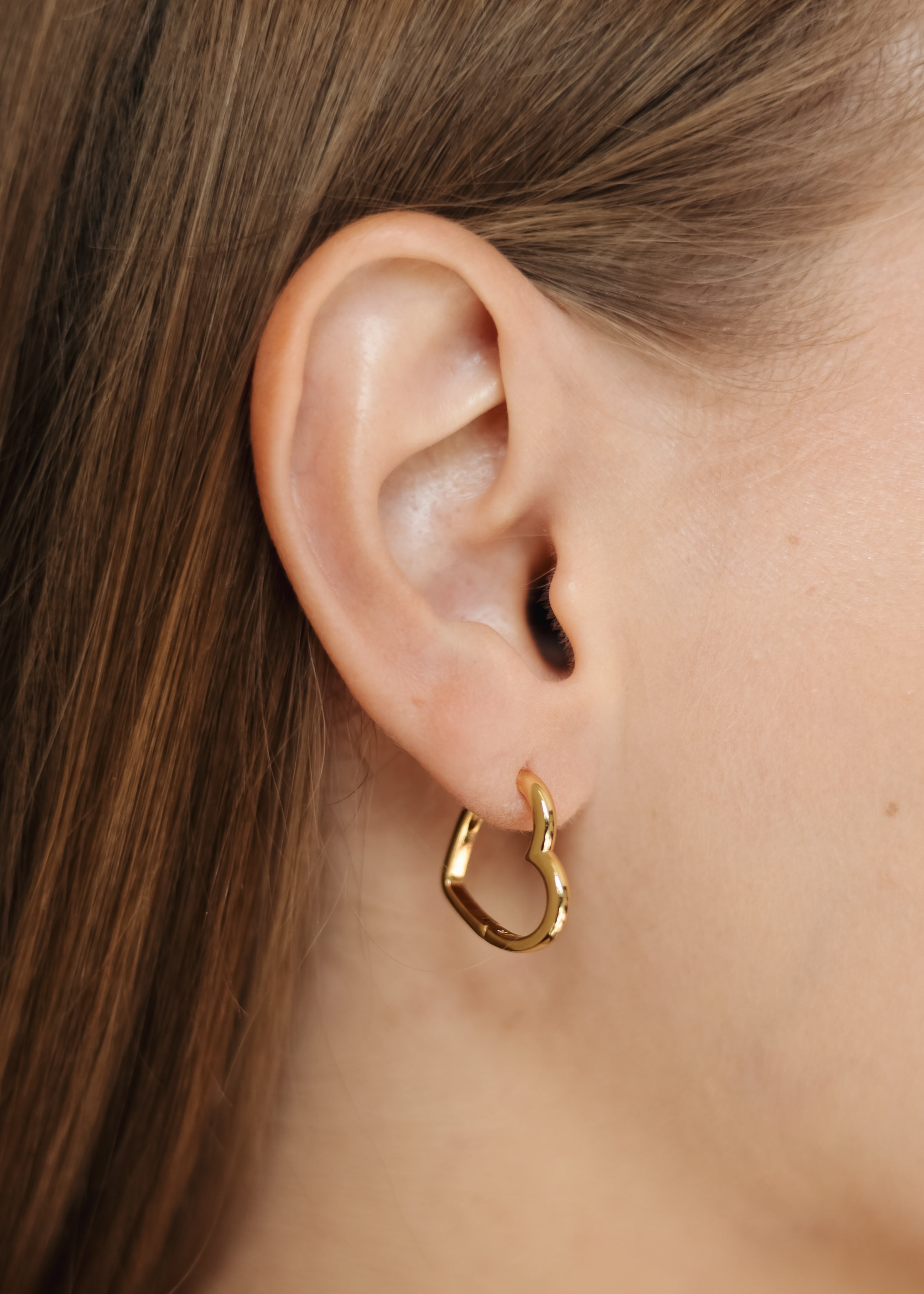 Hypoallergenic Heart Hoop Earrings – 14K Gold or Rhodium Plated